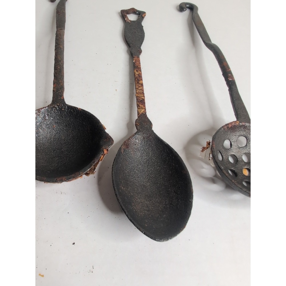 Lot Of 5 Vintage Cast Iron Kitchen Tools Taiwan Smelting Spoon Fork Hooks - Picture 6 of 11